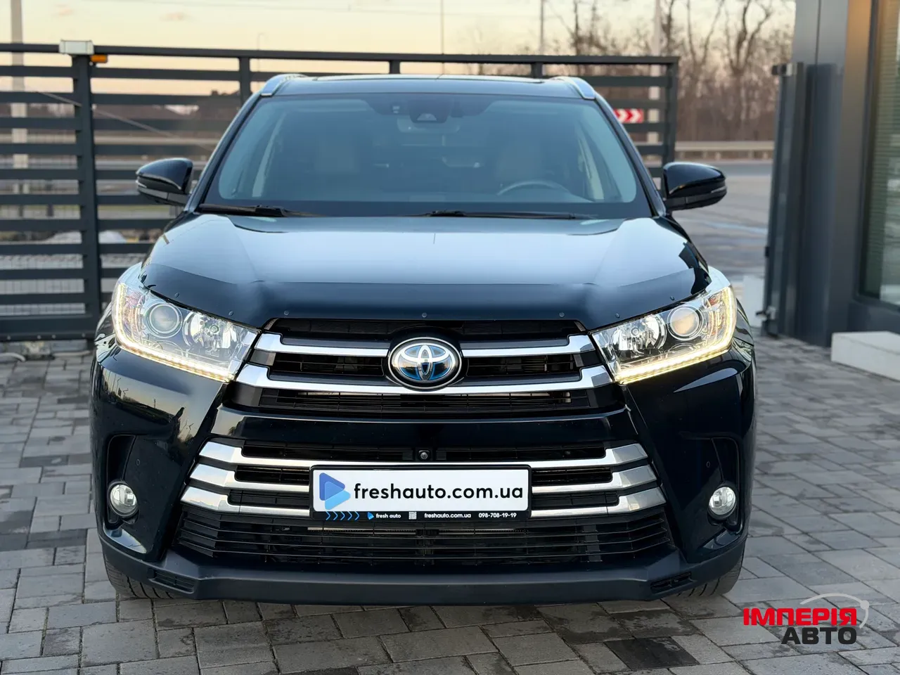 Toyota Highlander - фото 2