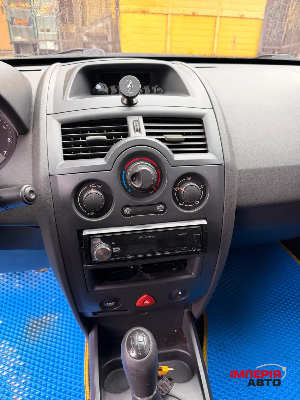 Renault Megane - фото 11