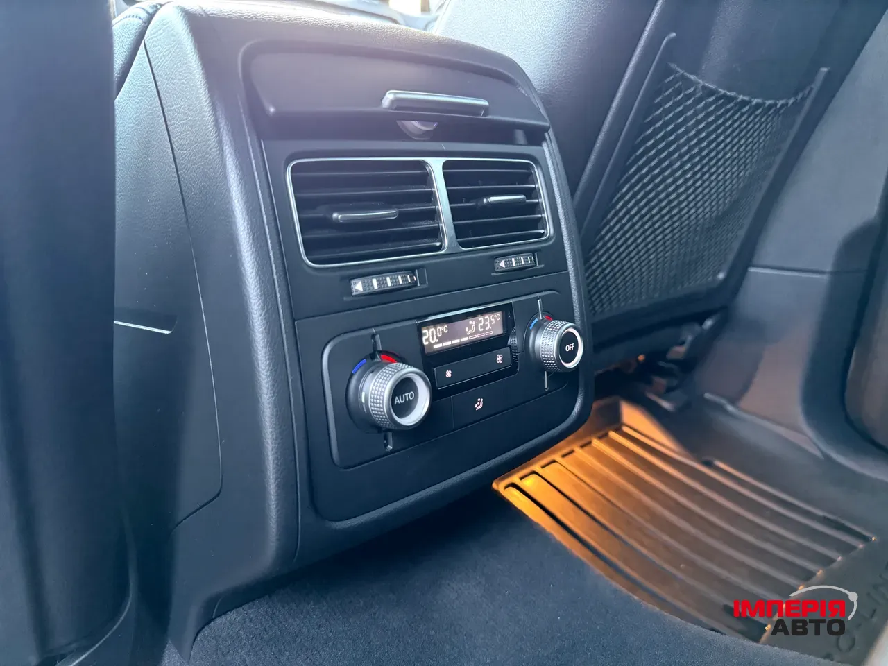 Volkswagen Touareg - фото 21