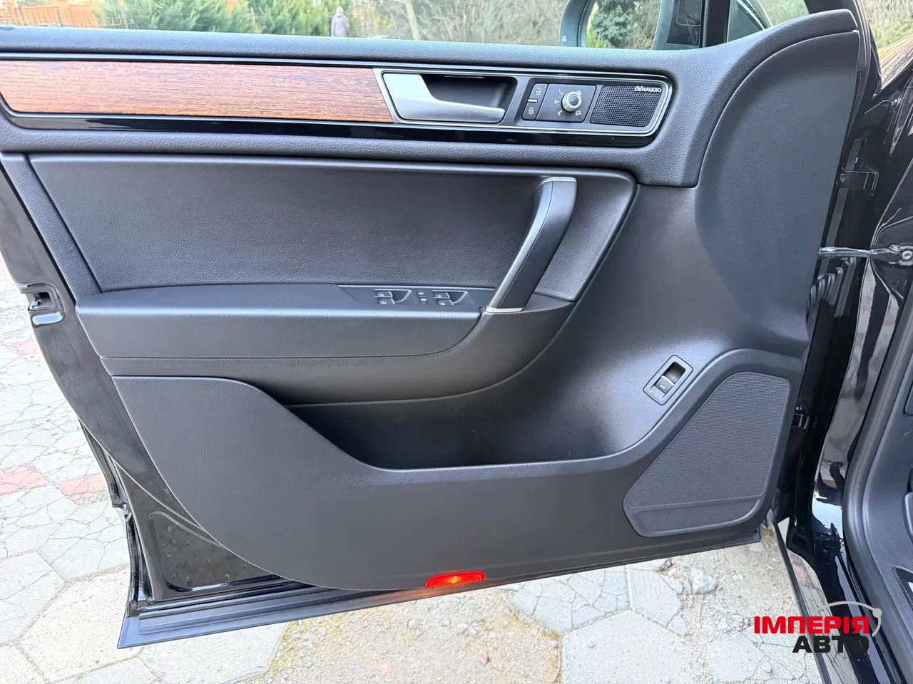 Volkswagen Touareg - фото 16