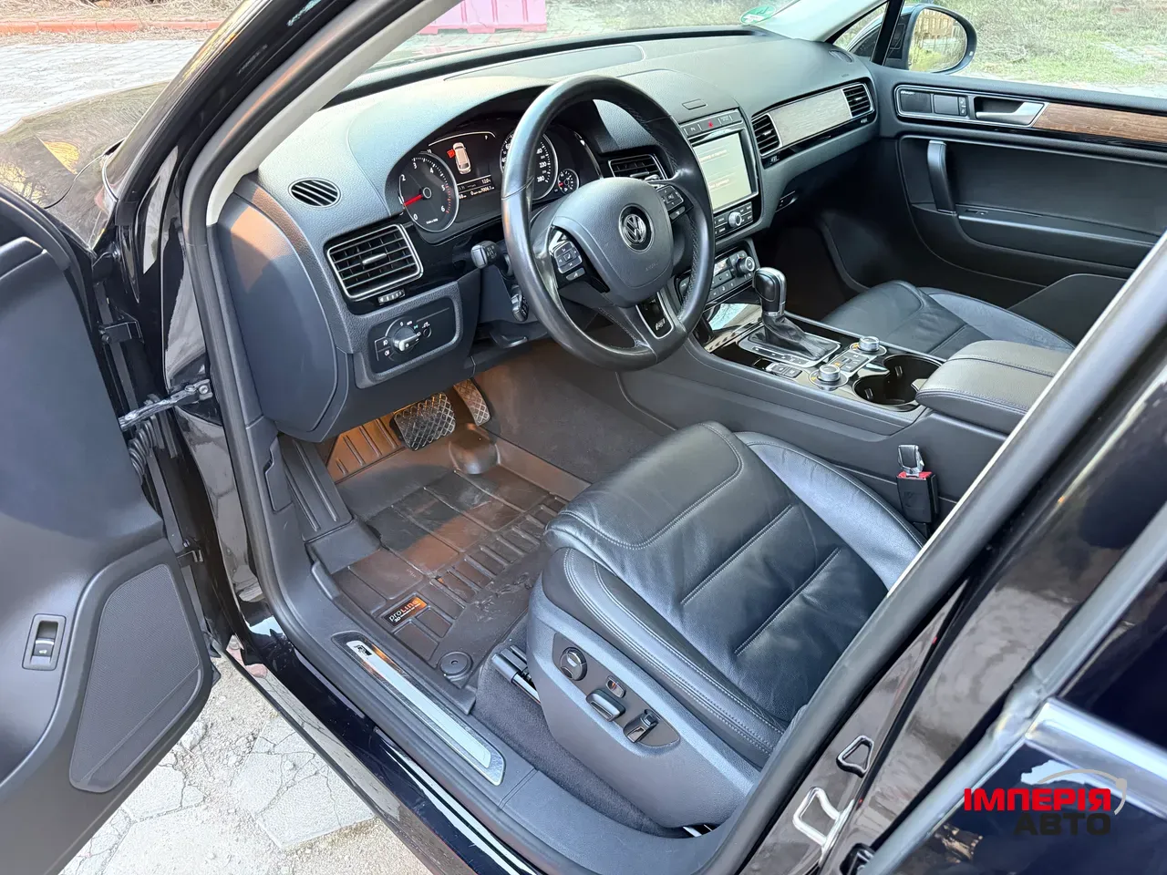 Volkswagen Touareg - фото 18