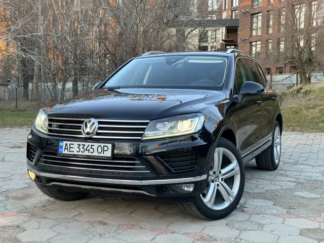Volkswagen Touareg - фото 1