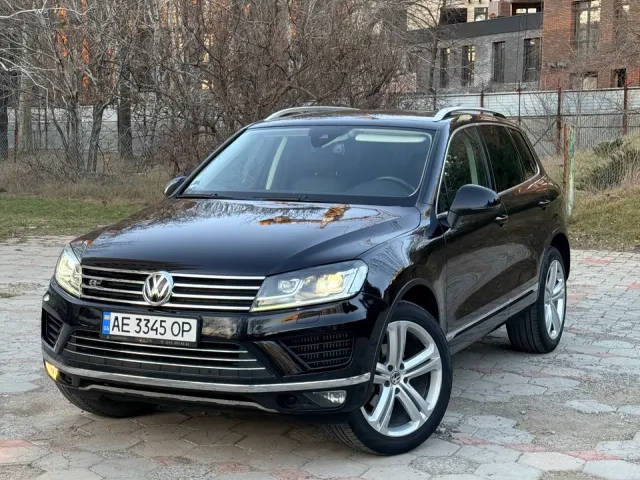 Volkswagen Touareg - фото 2
