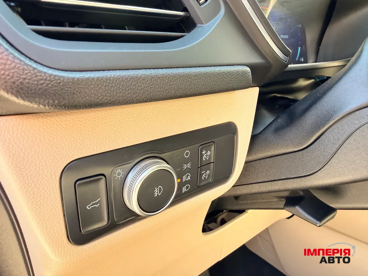 Ford Escape - фото 18