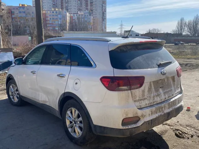 Kia Sorento - фото 3