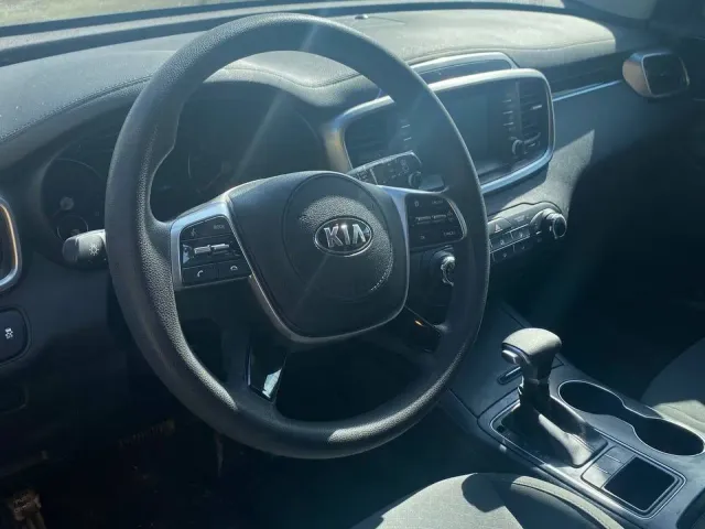 Kia Sorento - фото 5