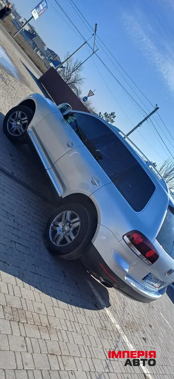 Volkswagen Touareg - фото 5