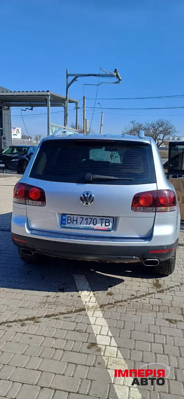 Volkswagen Touareg - фото 6