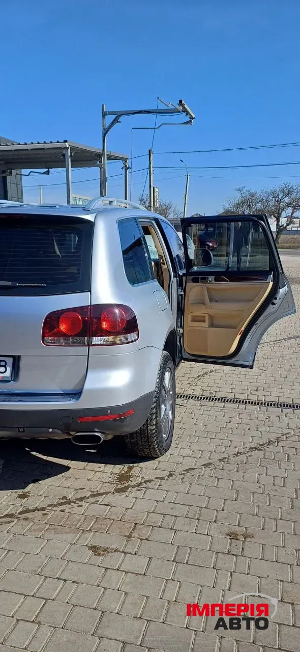 Volkswagen Touareg - фото 2