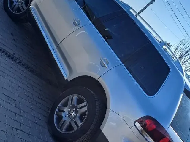 Volkswagen Touareg - фото 5