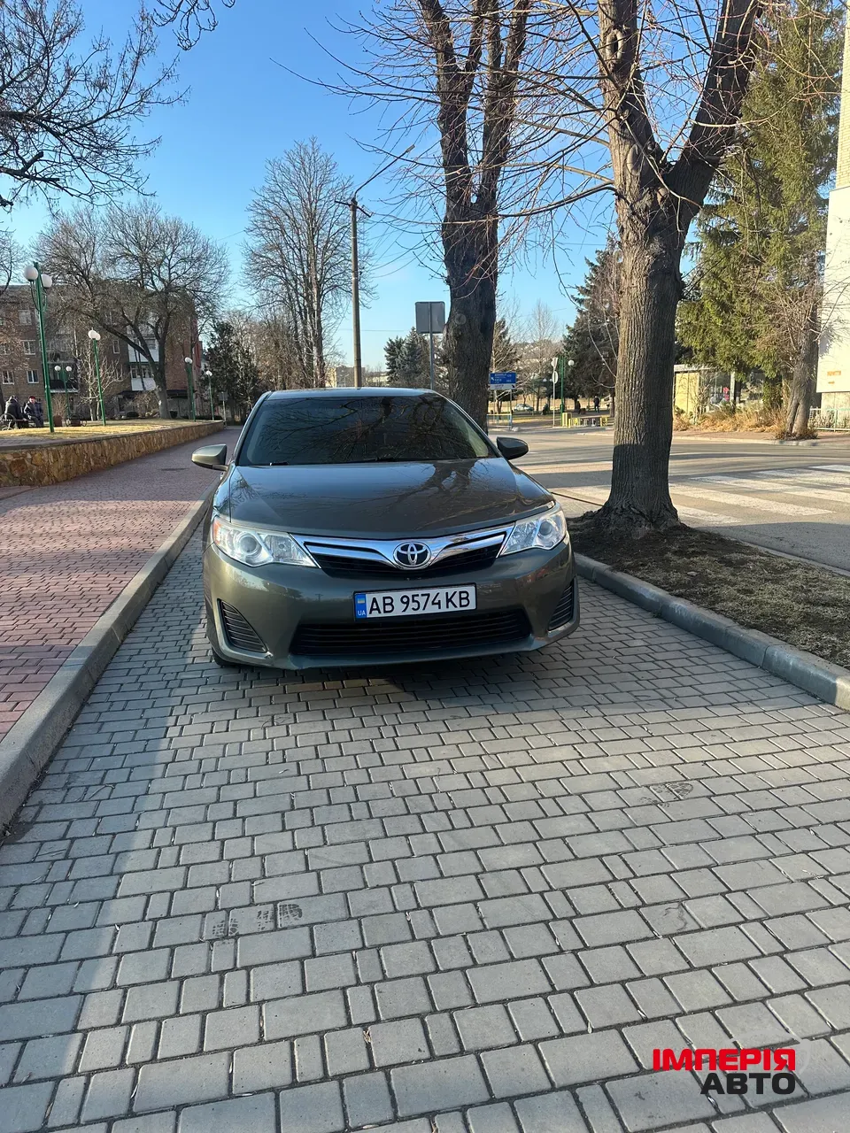 Toyota Camry - фото 2