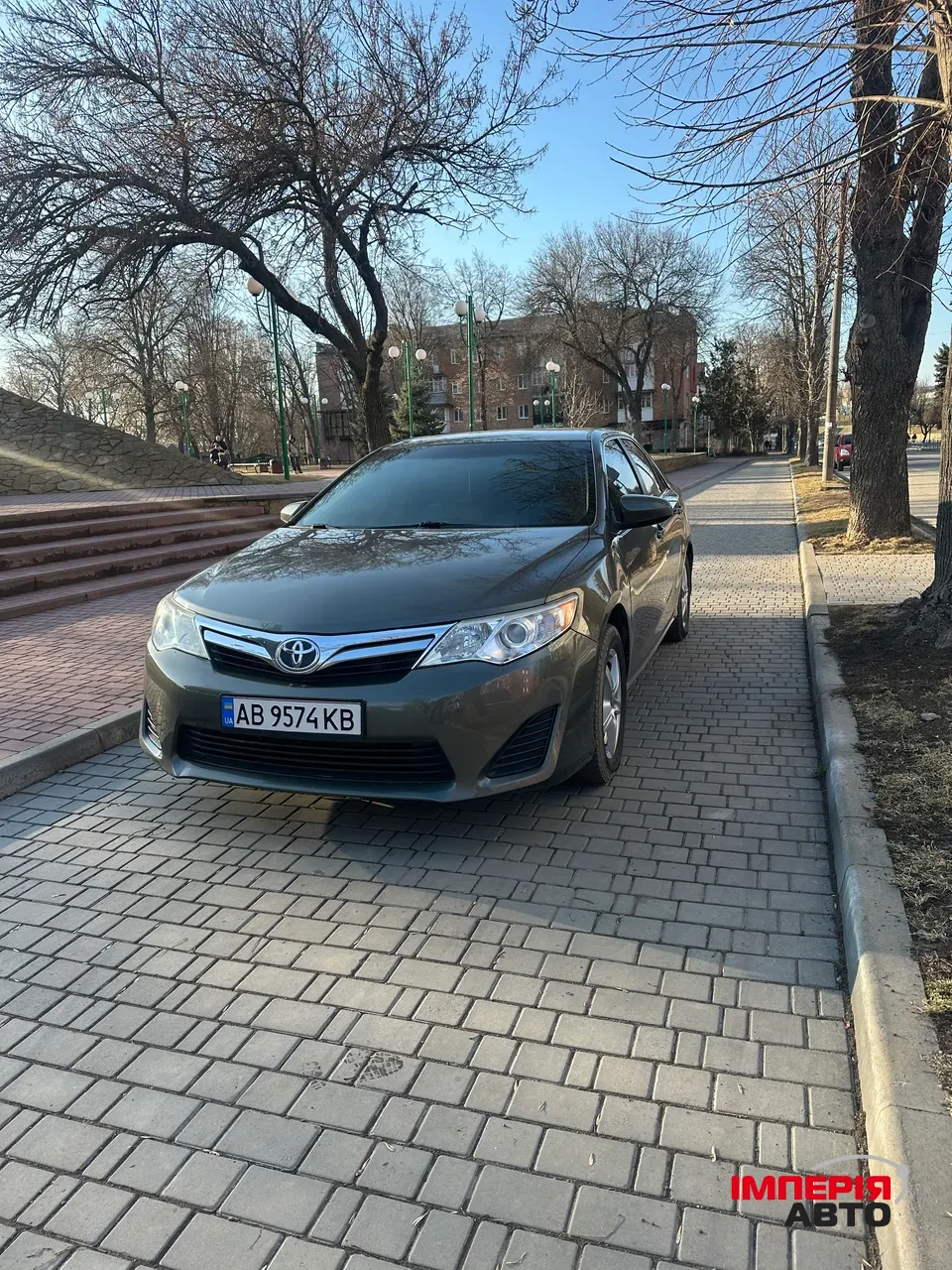 Toyota Camry - фото 1