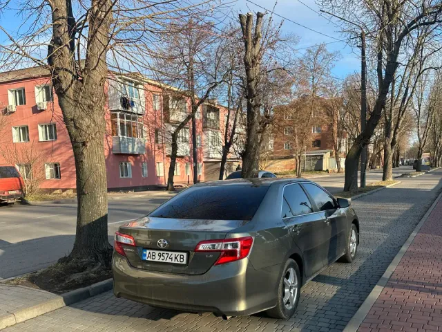 Toyota Camry - фото 4