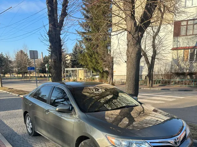 Toyota Camry - фото 3