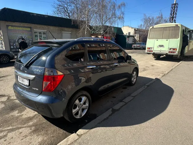 Honda FR-V - фото 4