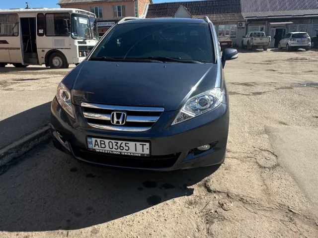 Honda FR-V - фото 1