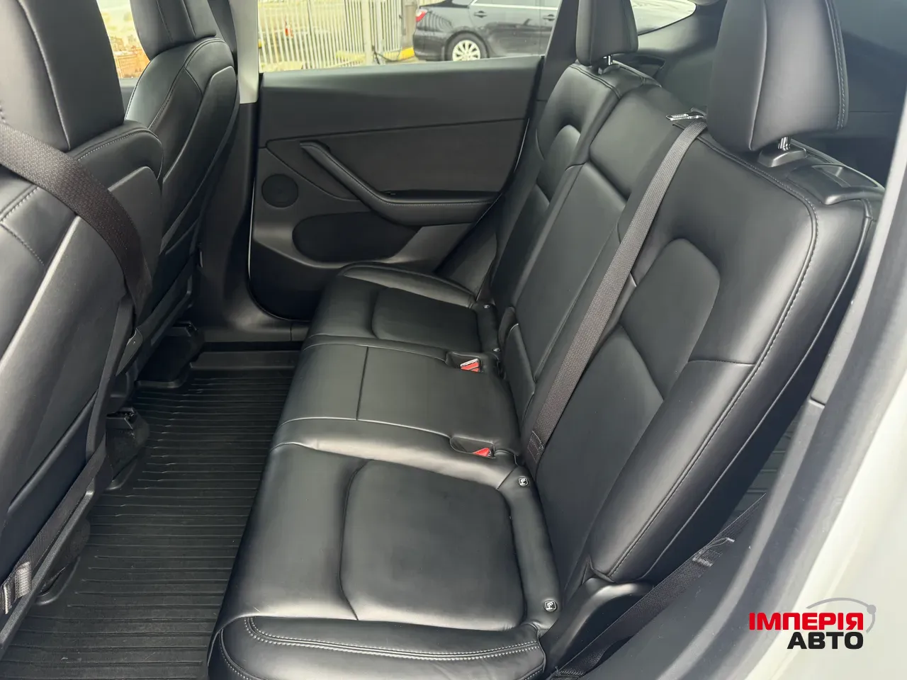 Tesla Model Y - фото 10