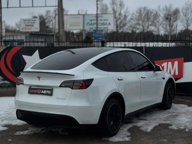 Tesla Model Y - фото 3