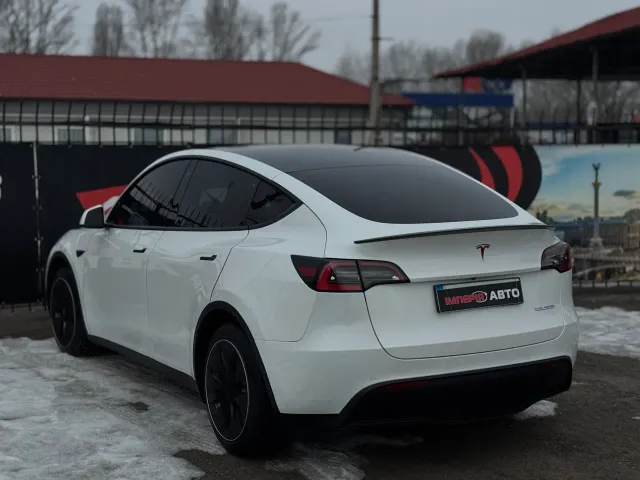 Tesla Model Y - фото 4