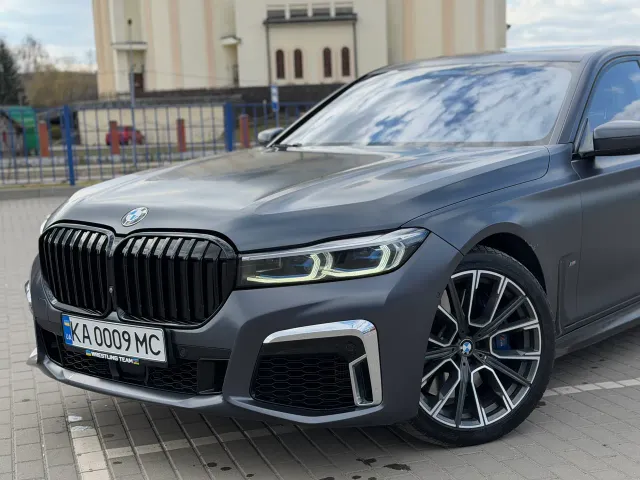 BMW 7 серії - фото 3