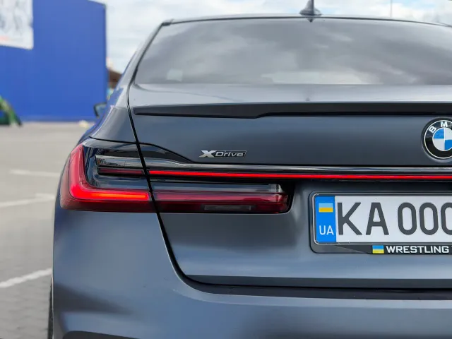 BMW 7 серії - фото 5