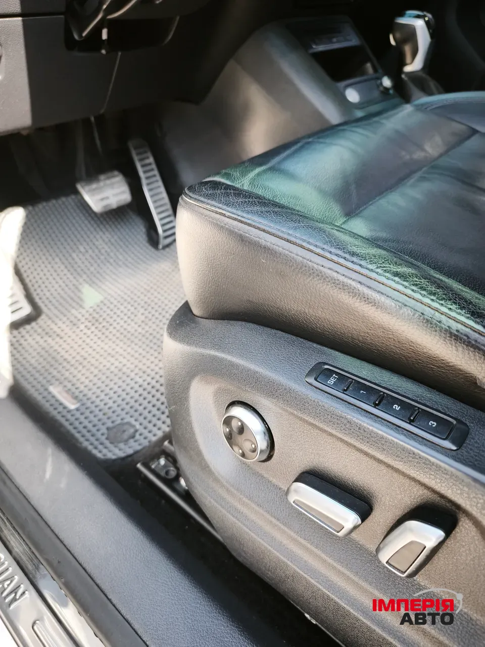 Volkswagen Tiguan - фото 12