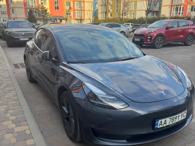 Tesla Model 3 - фото 3