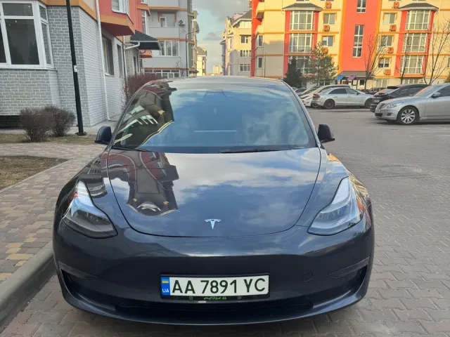 Tesla Model 3 - фото 2