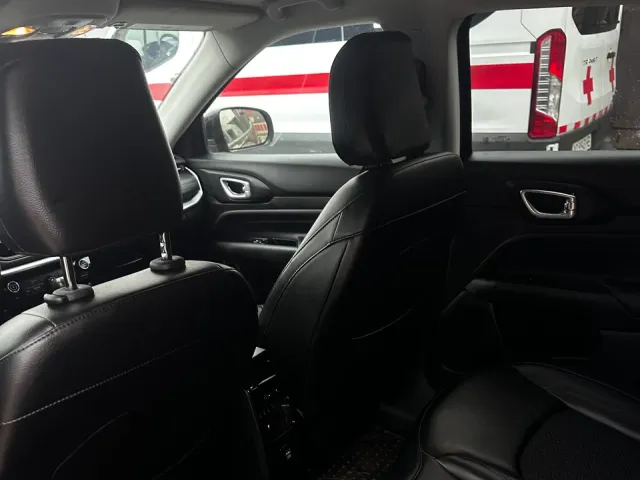 Jeep Compass - фото 3