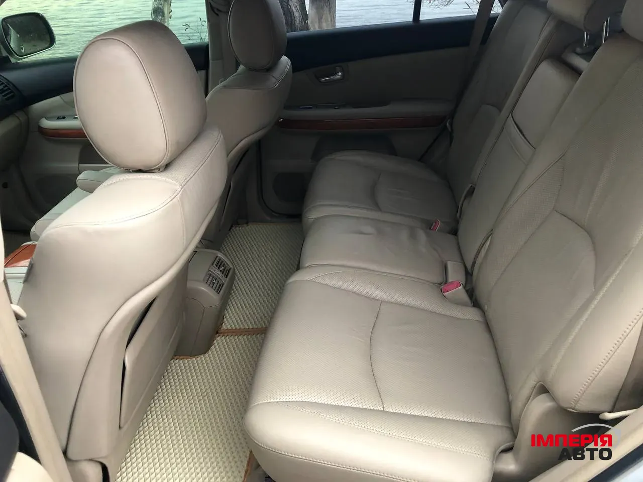 Lexus RX - фото 16