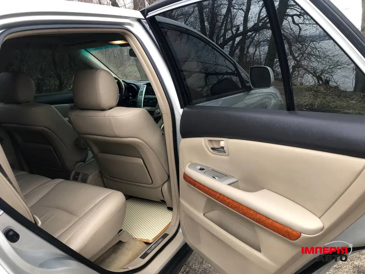 Lexus RX - фото 19