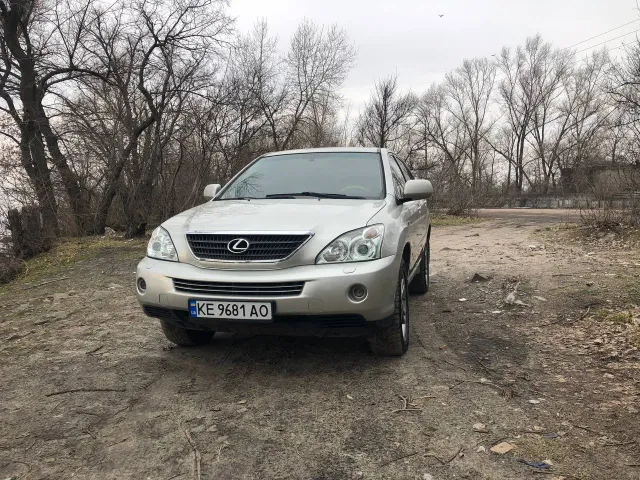 Lexus RX - фото 1