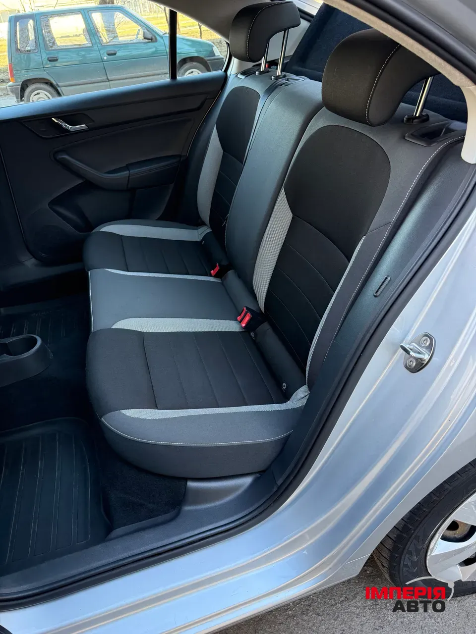 Skoda Rapid - фото 14