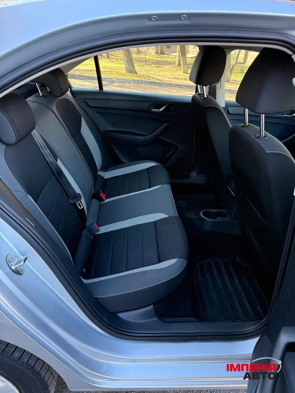 Skoda Rapid - фото 18