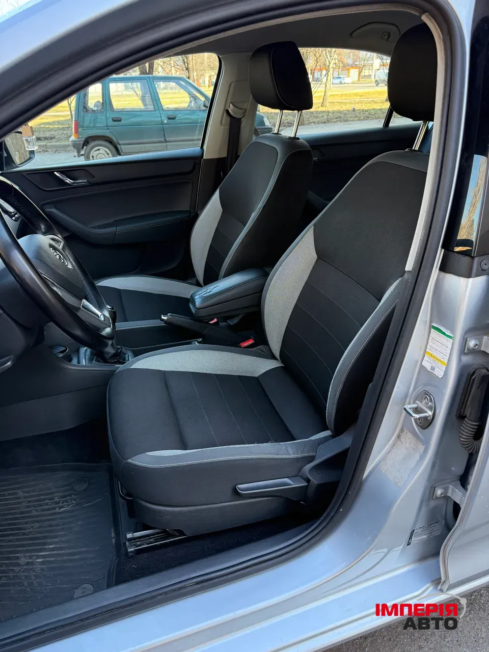 Skoda Rapid - фото 13