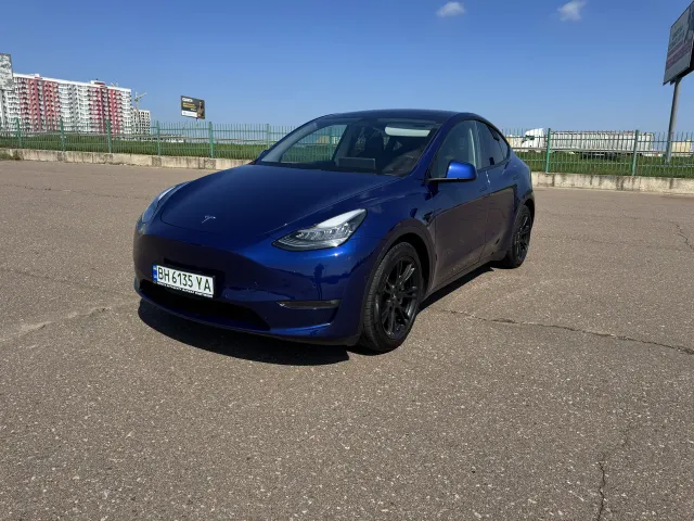 Tesla Model Y - фото 1