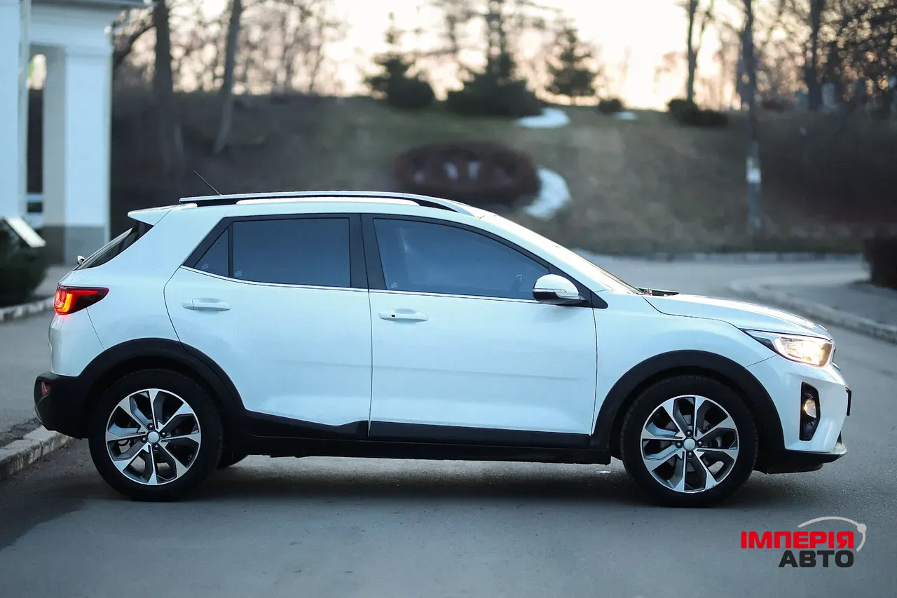 Kia Stonic - фото 3