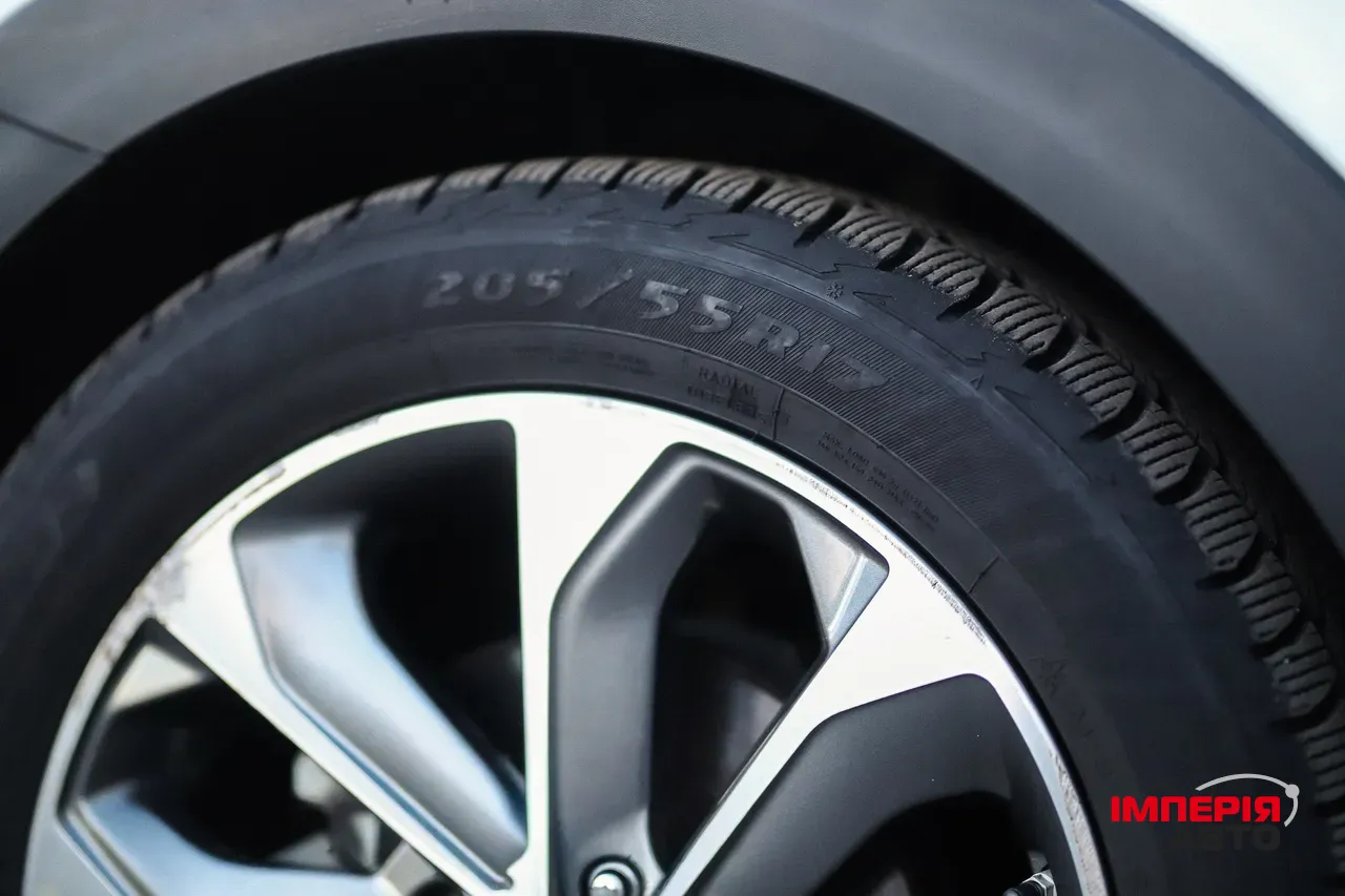 Kia Stonic - фото 4