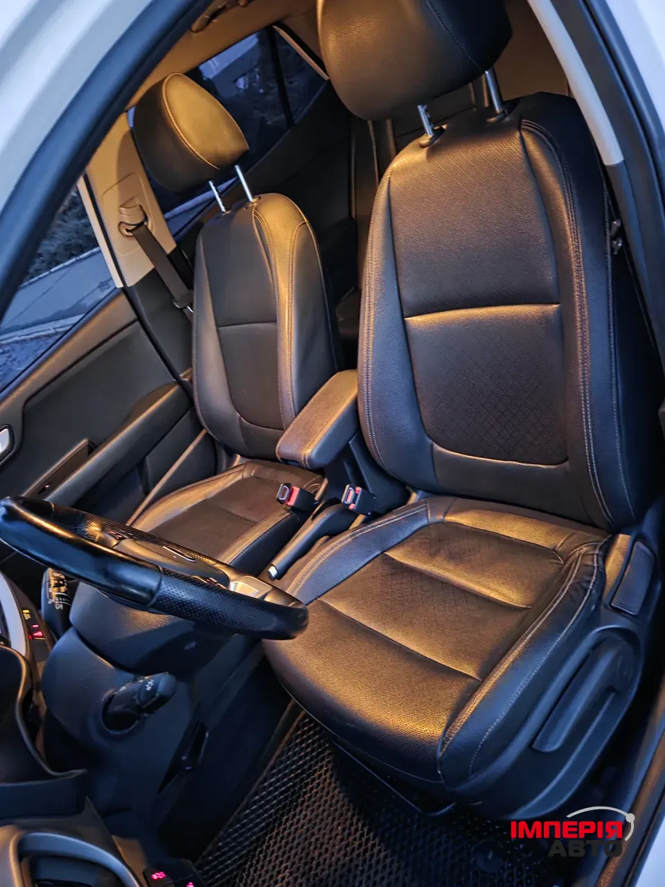 Kia Stonic - фото 14