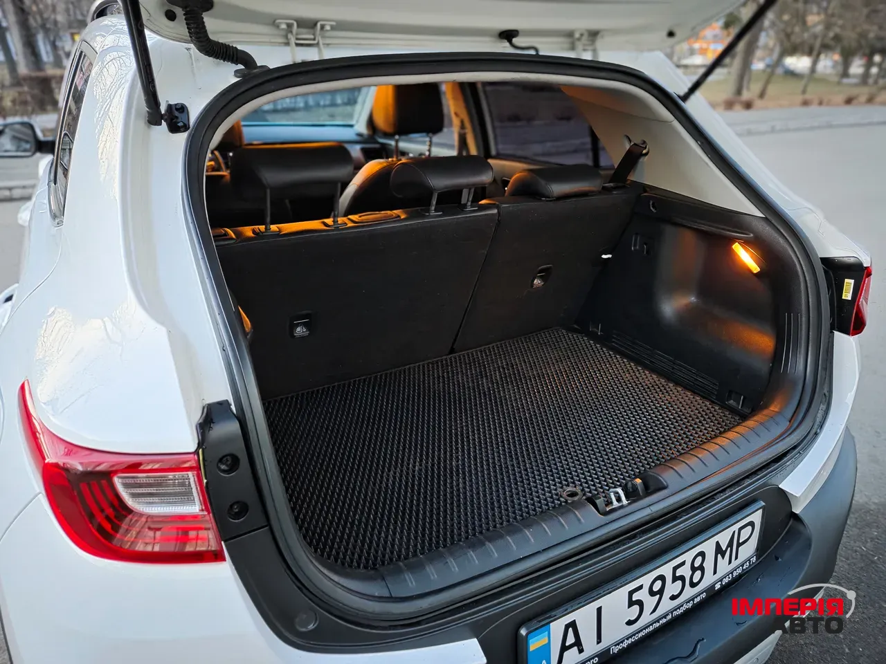 Kia Stonic - фото 18