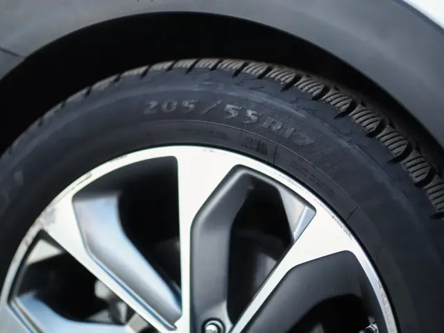 Kia Stonic - фото 4