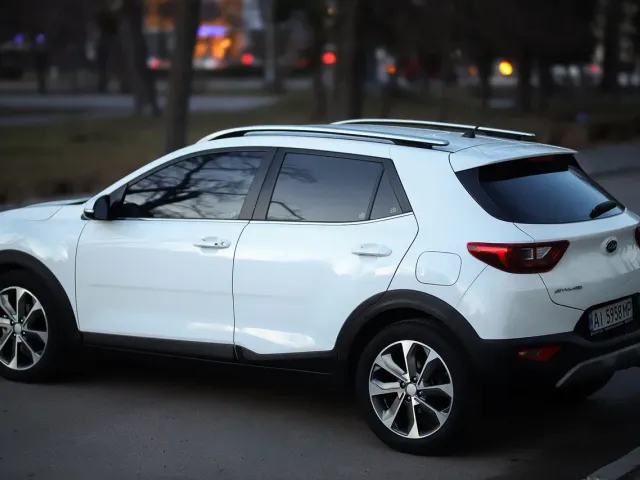 Kia Stonic - фото 5