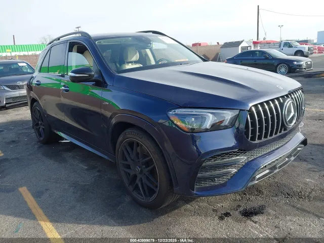 Mercedes-Benz GLE - фото 1