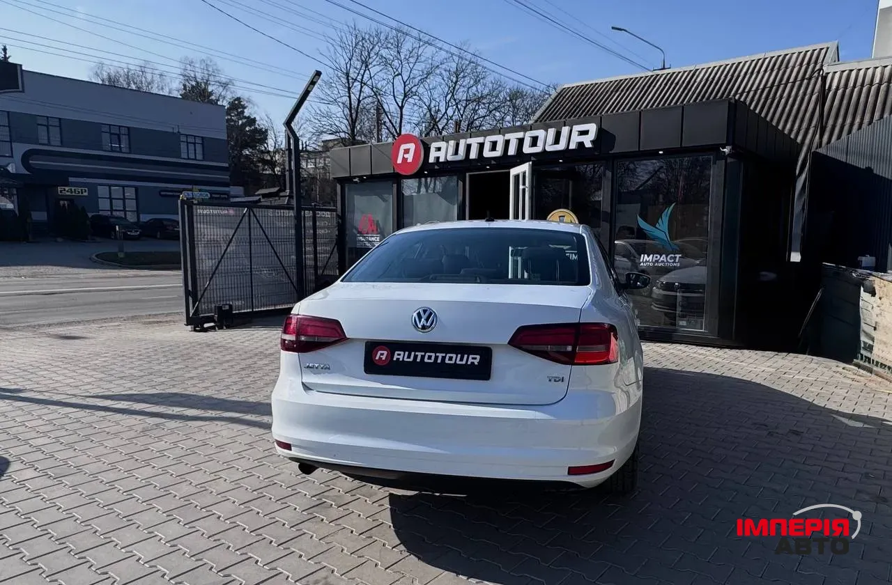 Volkswagen Jetta - фото 10
