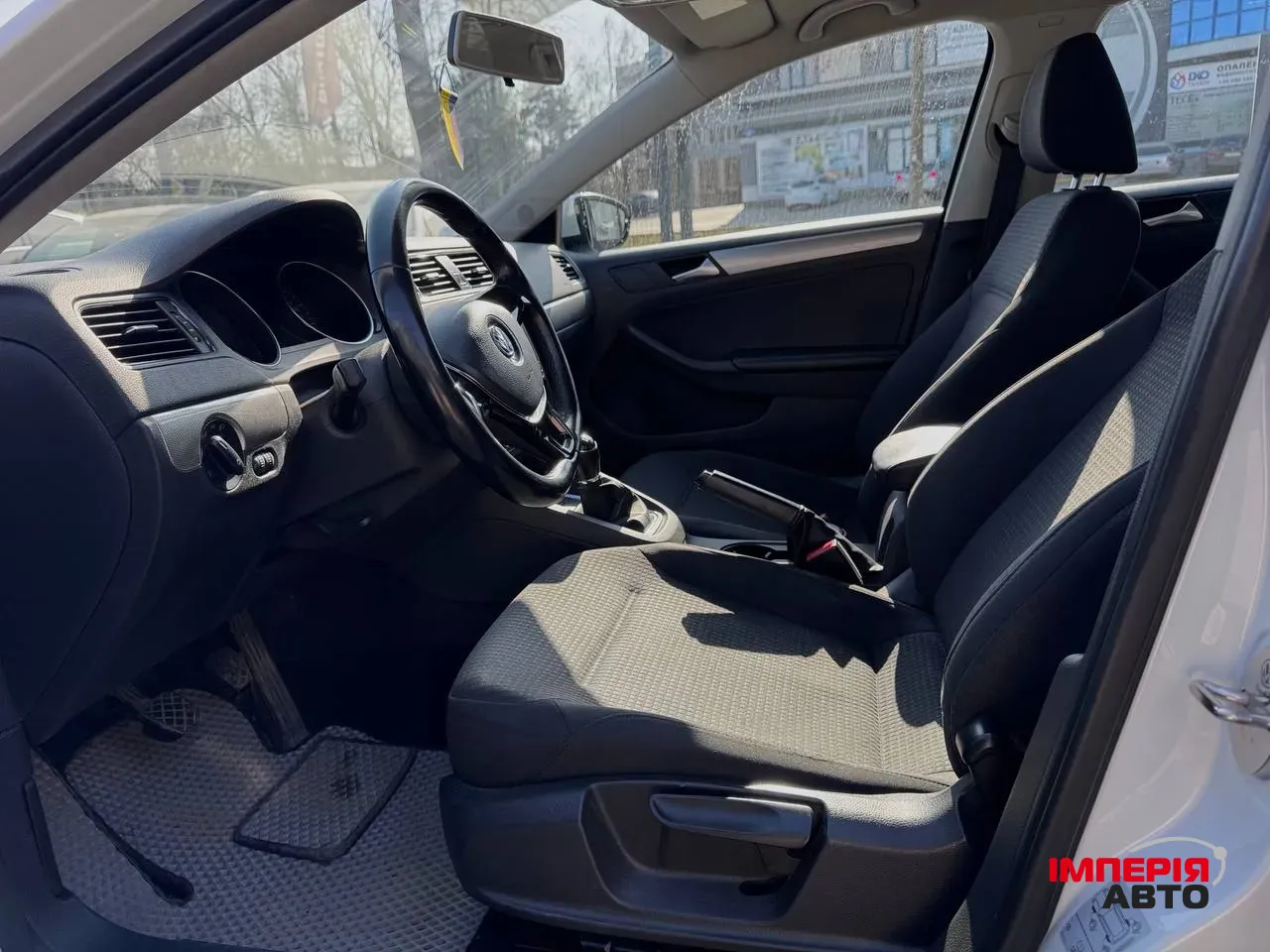 Volkswagen Jetta - фото 8