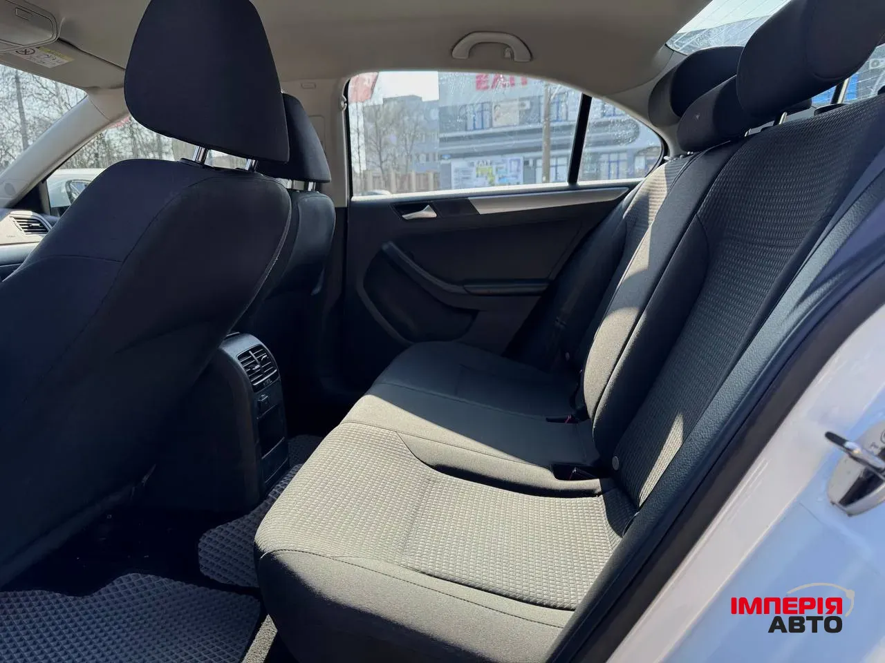 Volkswagen Jetta - фото 9