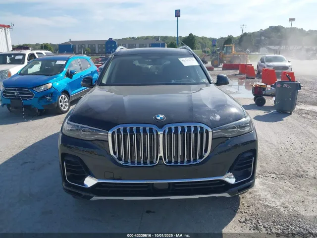 BMW X7 - фото 2