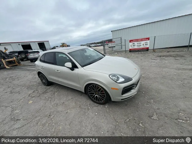 Porsche Cayenne - фото 1