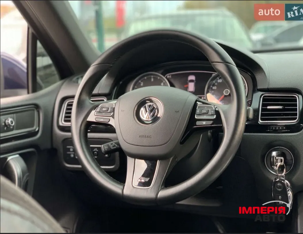 Volkswagen Touareg - фото 14