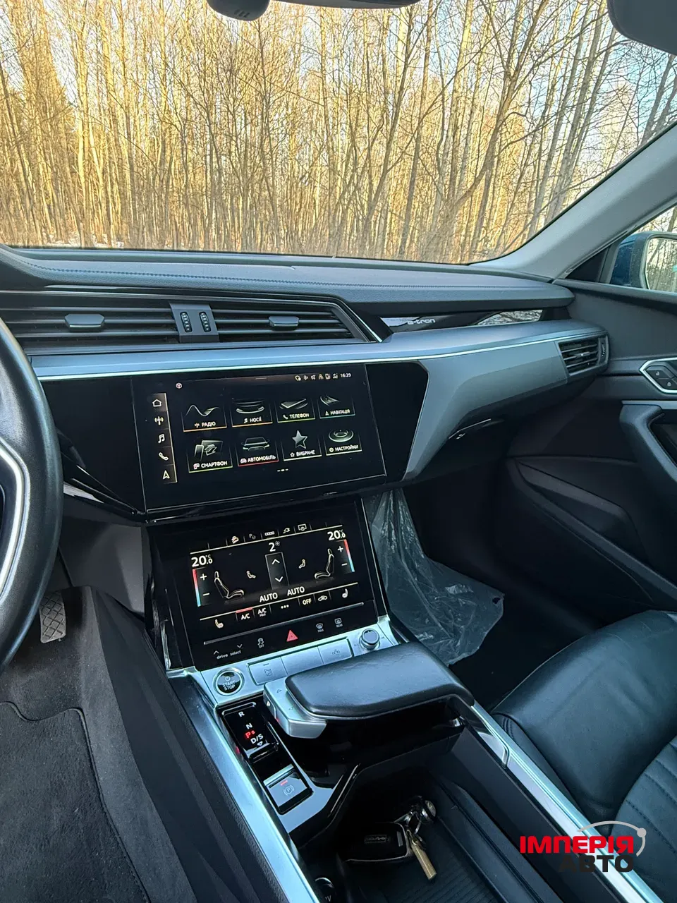 Audi e-tron - фото 18